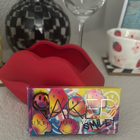 Naked Urban Decay Smiley shadows NIB - Picture 5 of 6